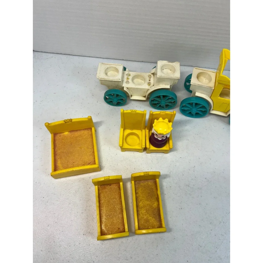 Vtg 1974 Fisher Price Little People Castle Queen Wood Body Carriage Horse Lot